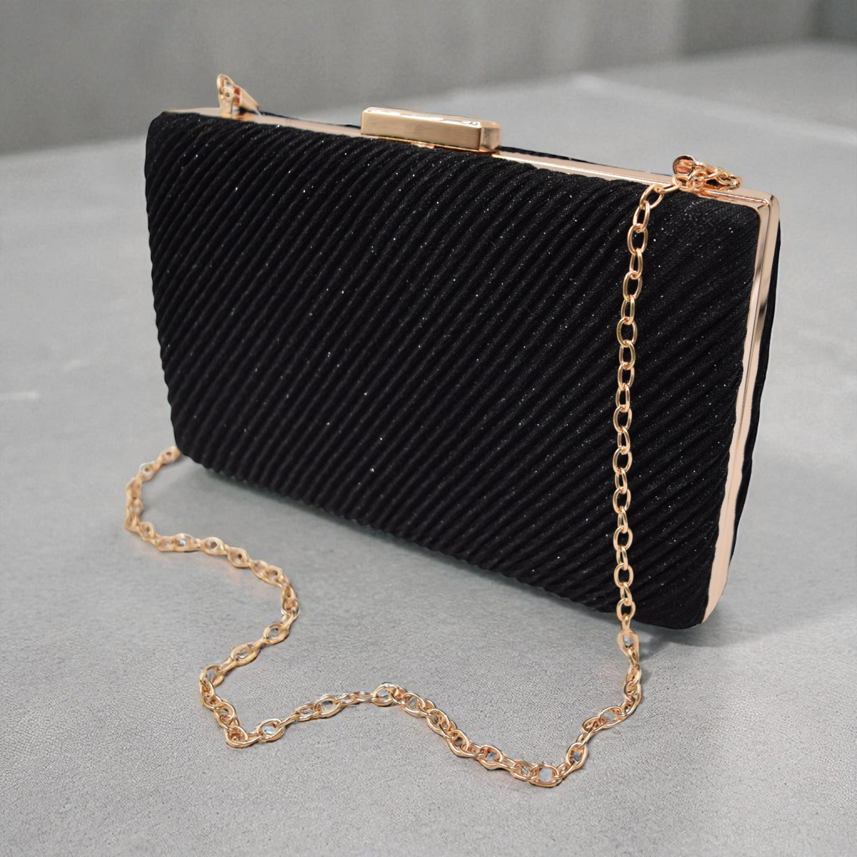Bolso de Fiesta Arette | Clutch Elegante Negro | Cadena Dorada